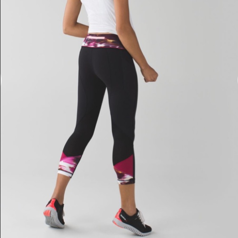 Lululemon Pace Rival Black/Berry Rumble Crop Pant size 4